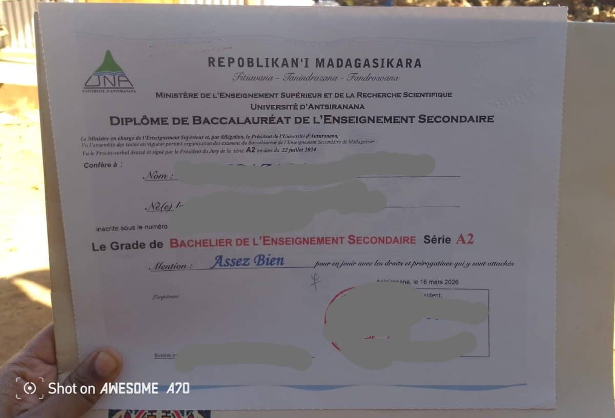 Service locale de procuration de diplôme-relévé de note